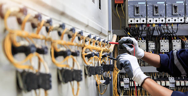 Professional Electrician technician working in Clear Lake, IA